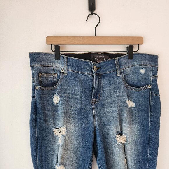 Torrid Bombshell Skinny Jeans Stretch Denim Distressed Medium Wash 16 - Picture 3 of 8